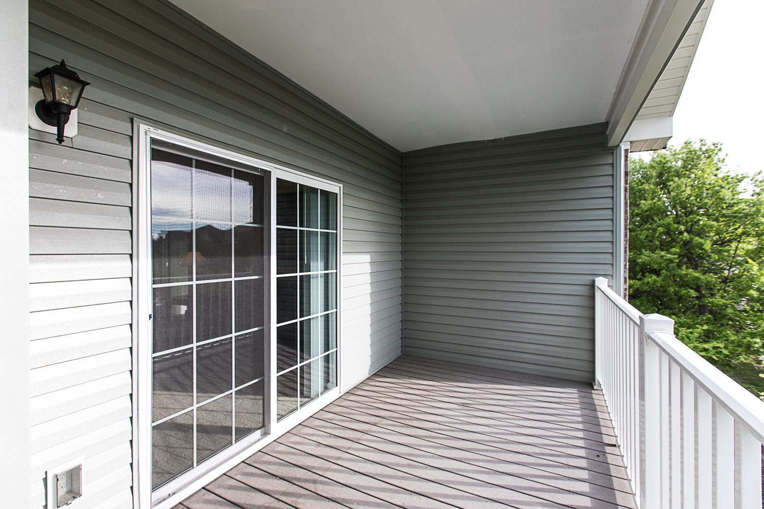 Balcony/Patio
Black appliances
Washer & Dryer in all units
Modern finishes